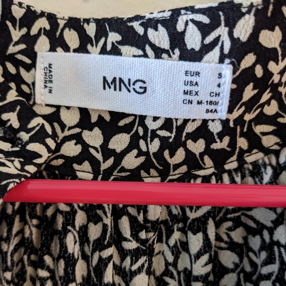 MANGO white and black blouce. Size 4. - Picture 6 of 7